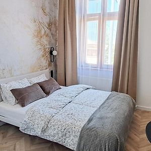 Lion Apartments - Platinium